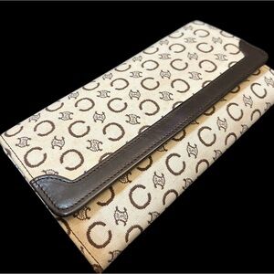 ❣️CELINE Monogram Wallet❣️
